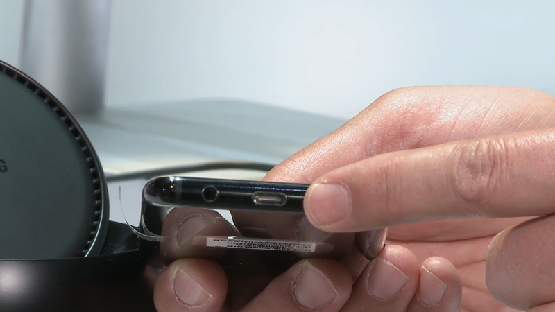 Recently Galaxy phones support DisplayPort over USB-C too.